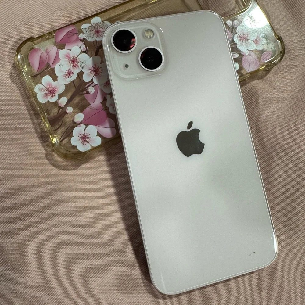 Pink IPhone 13 128gb Smartphone with Display